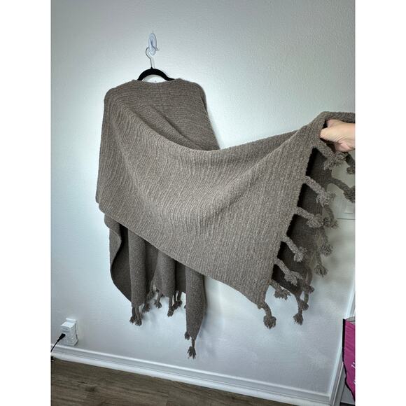 NWT The Row Follain Fringe Poncho in Fawn Melange Wool Cashmere Pullover Sweater - Picture 7 of 16